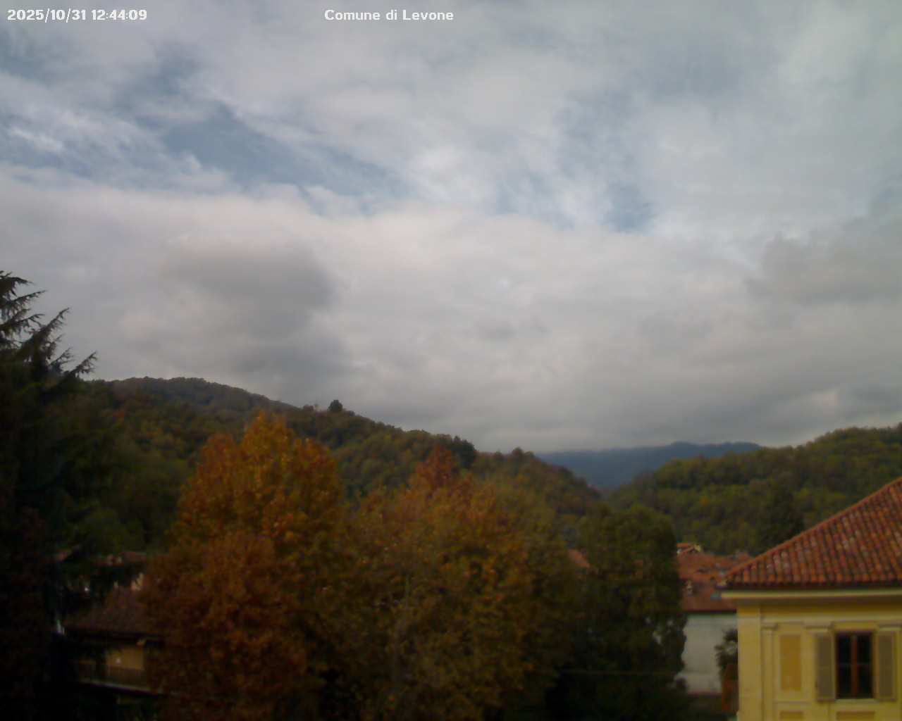 immagine della webcam nei dintorni di Castagneto Po: webcam Levone