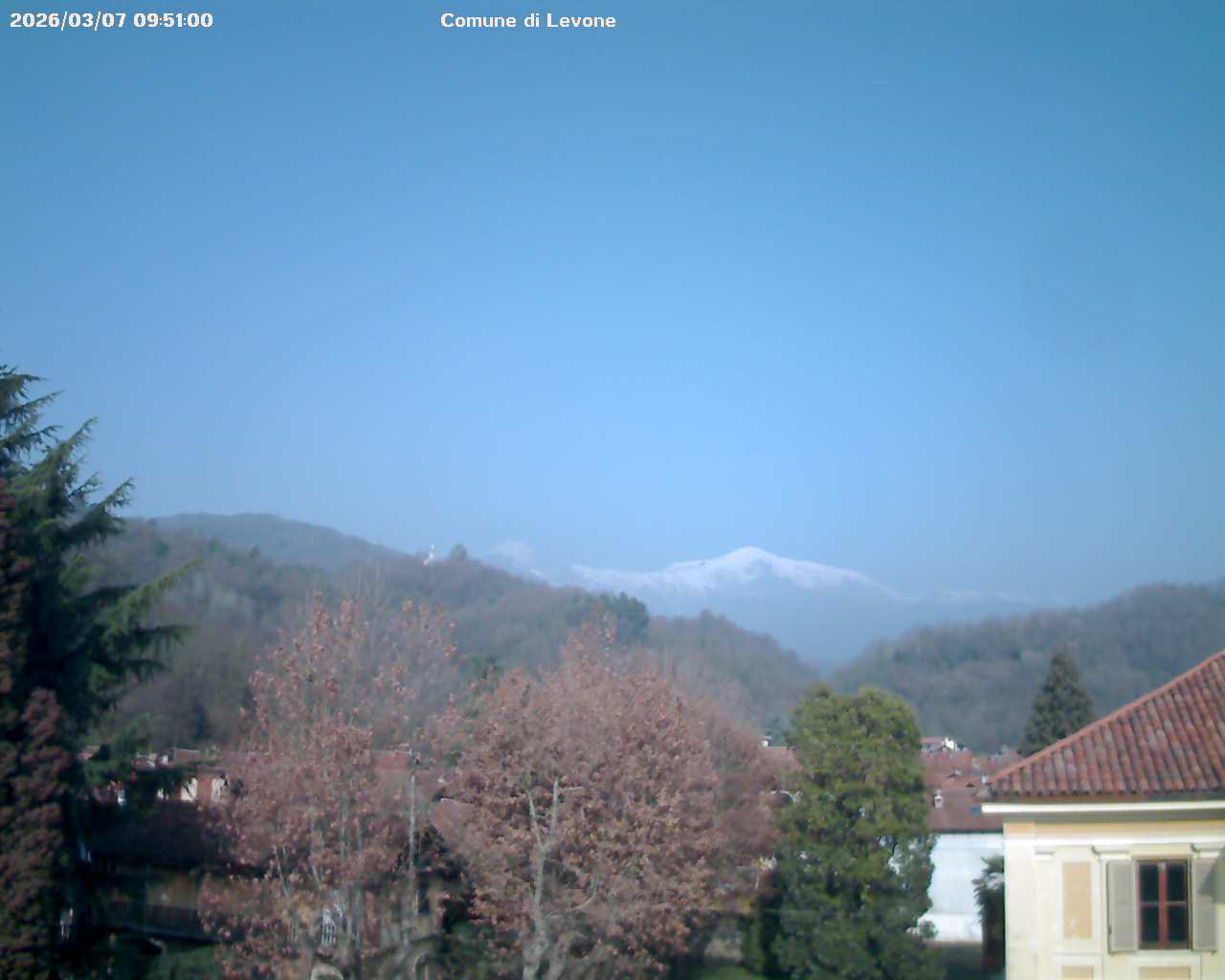 immagine della webcam nei dintorni di Rivarolo Canavese: webcam Levone