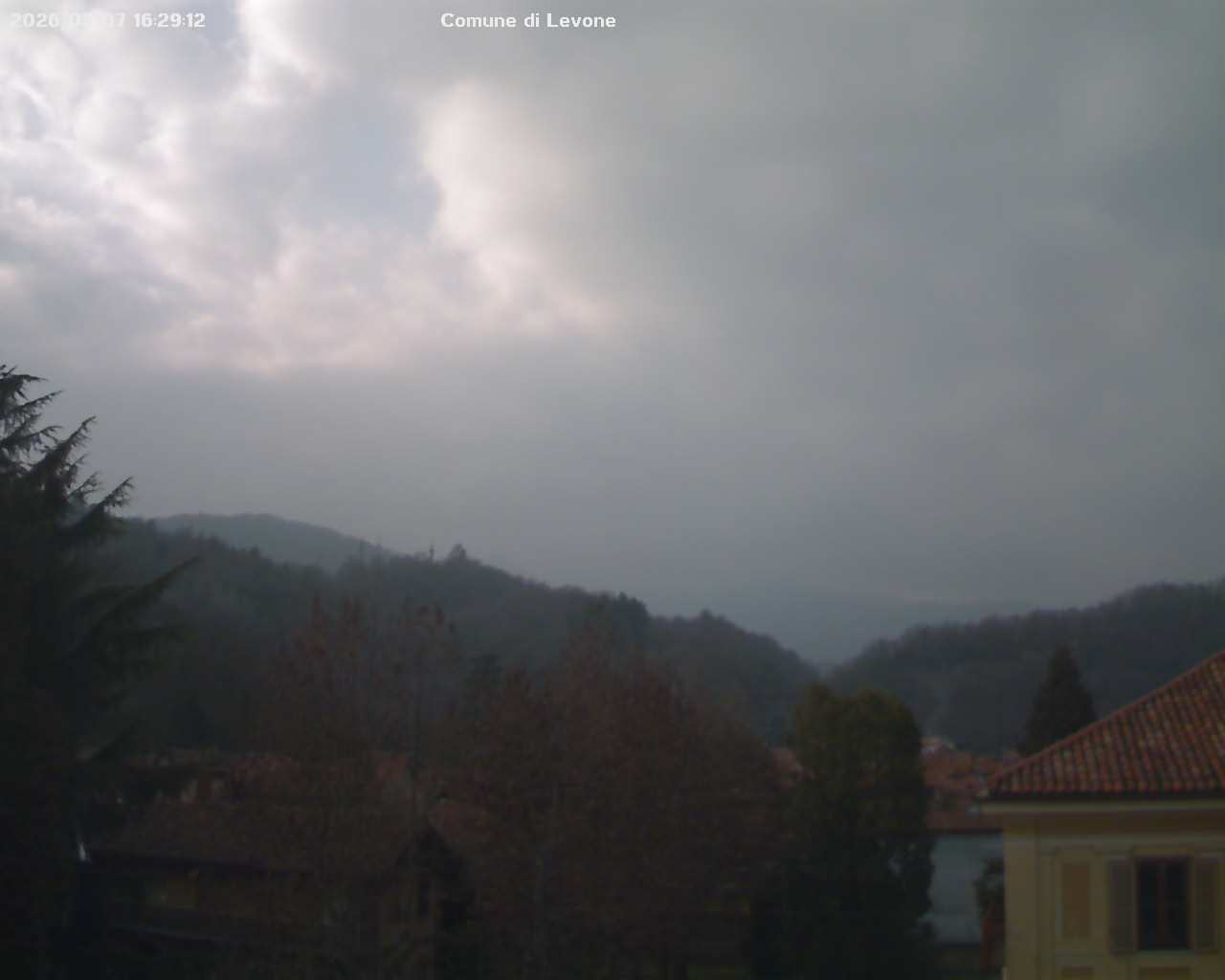 immagine della webcam nei dintorni di Chiesanuova: webcam Levone