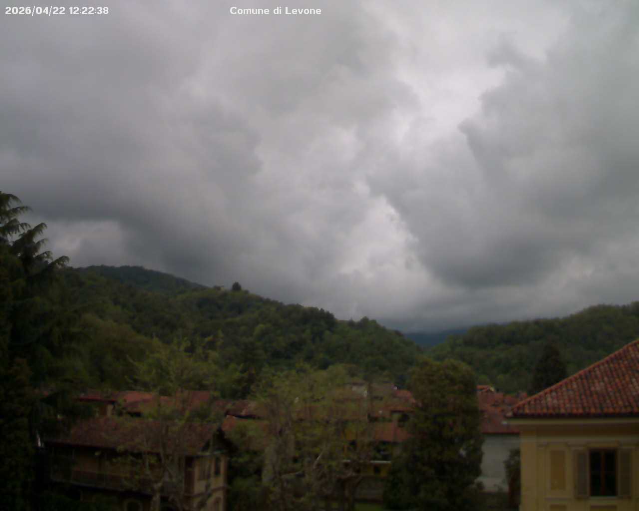 immagine della webcam nei dintorni di Torino Basilica Superga: webcam Levone