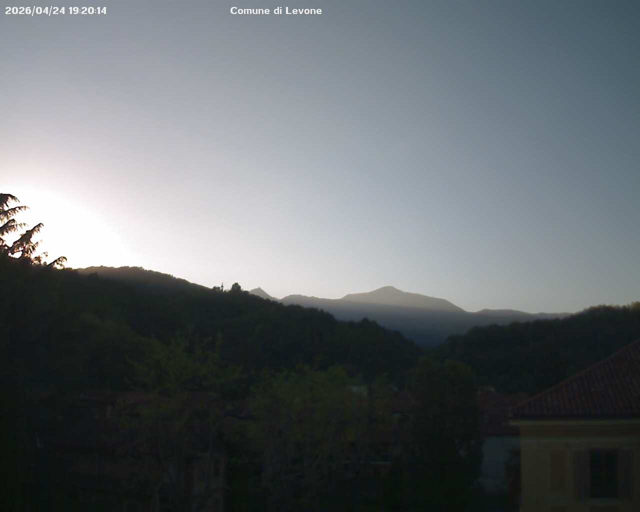 immagine della webcam nei dintorni di Rivarolo Canavese: webcam Levone