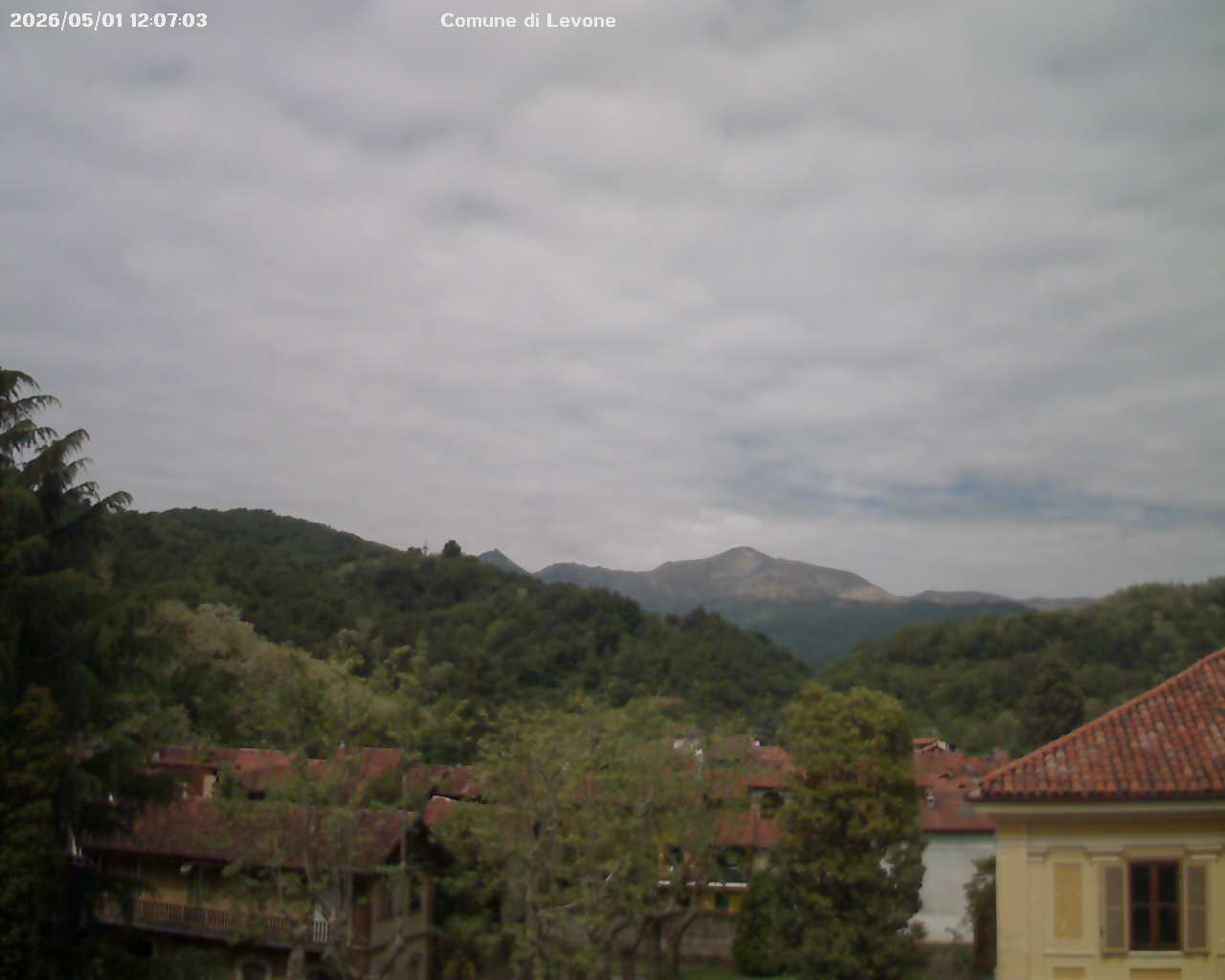 immagine della webcam nei dintorni di Rivarolo Canavese: webcam Levone