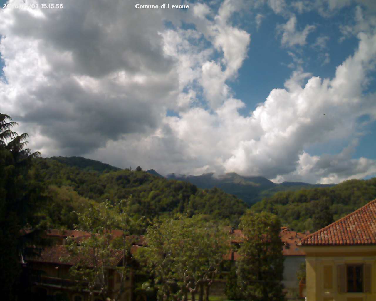 immagine della webcam nei dintorni di Mezzenile: webcam Levone