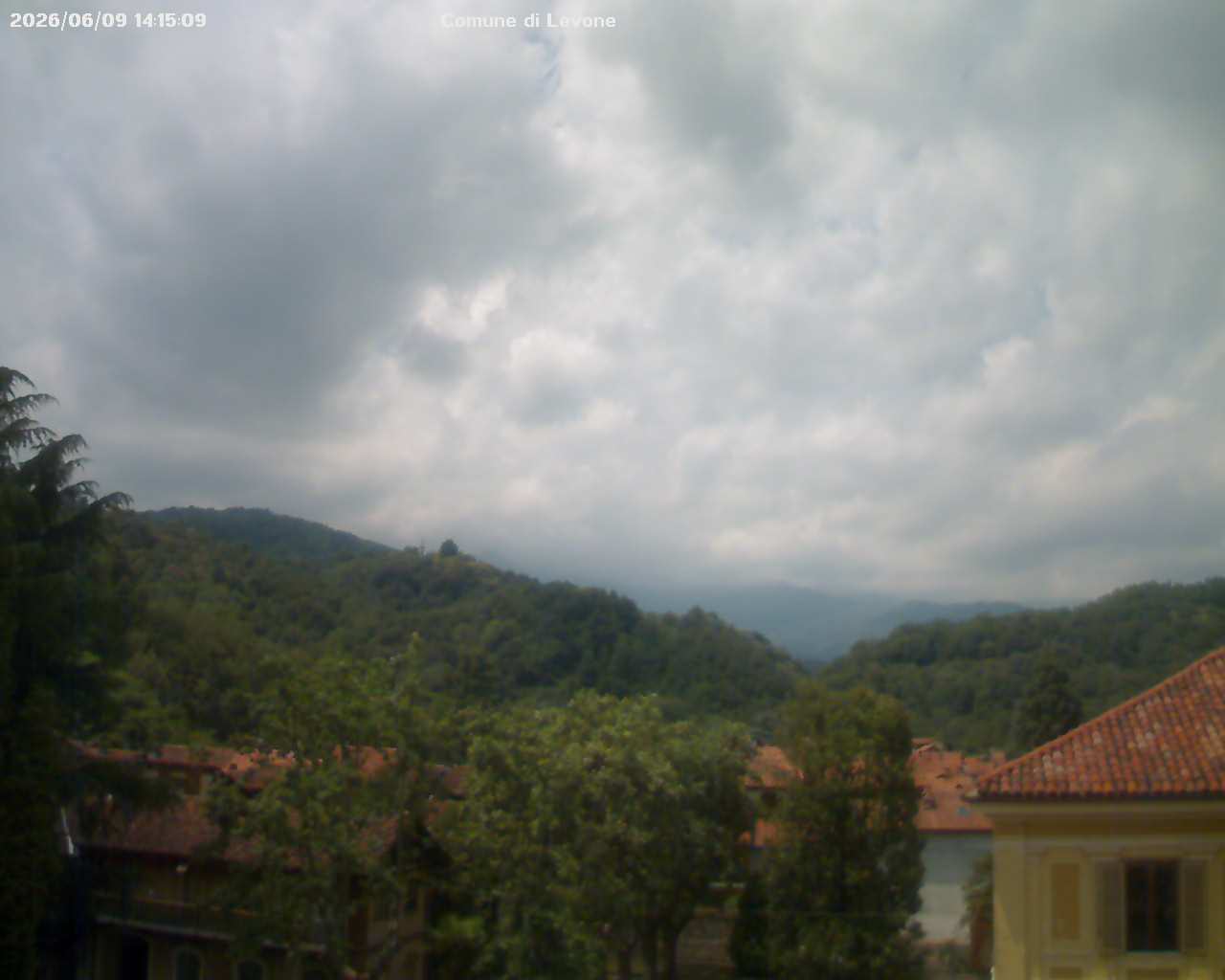 immagine della webcam nei dintorni di Rivarolo Canavese: webcam Levone