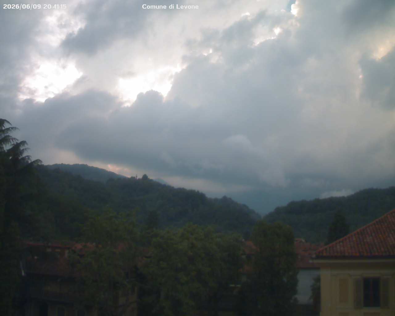 immagine della webcam nei dintorni di Chiesanuova: webcam Levone