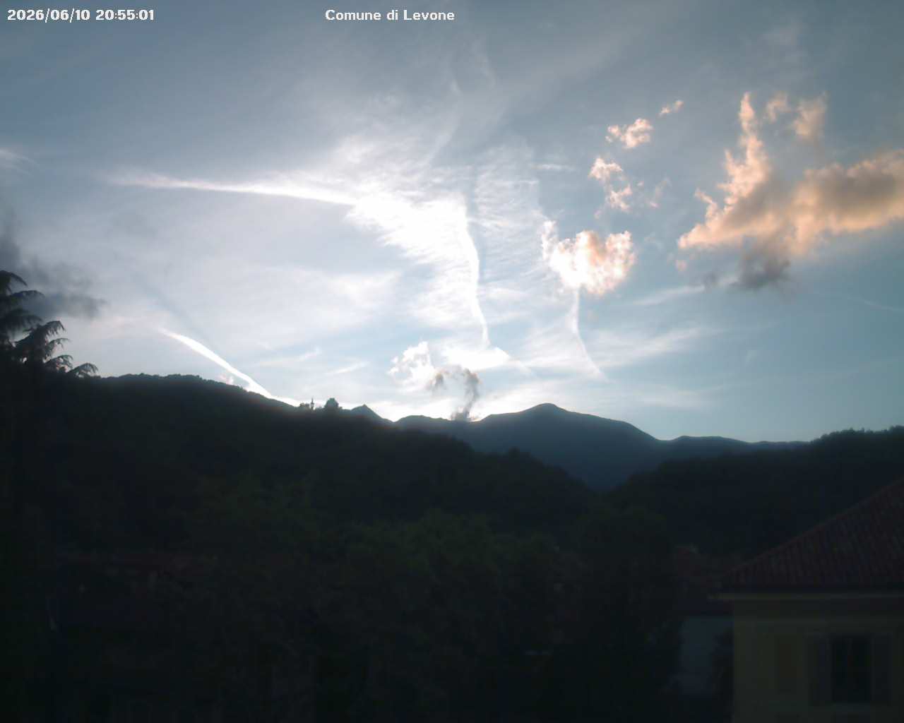 immagine della webcam nei dintorni di Chiesanuova: webcam Levone