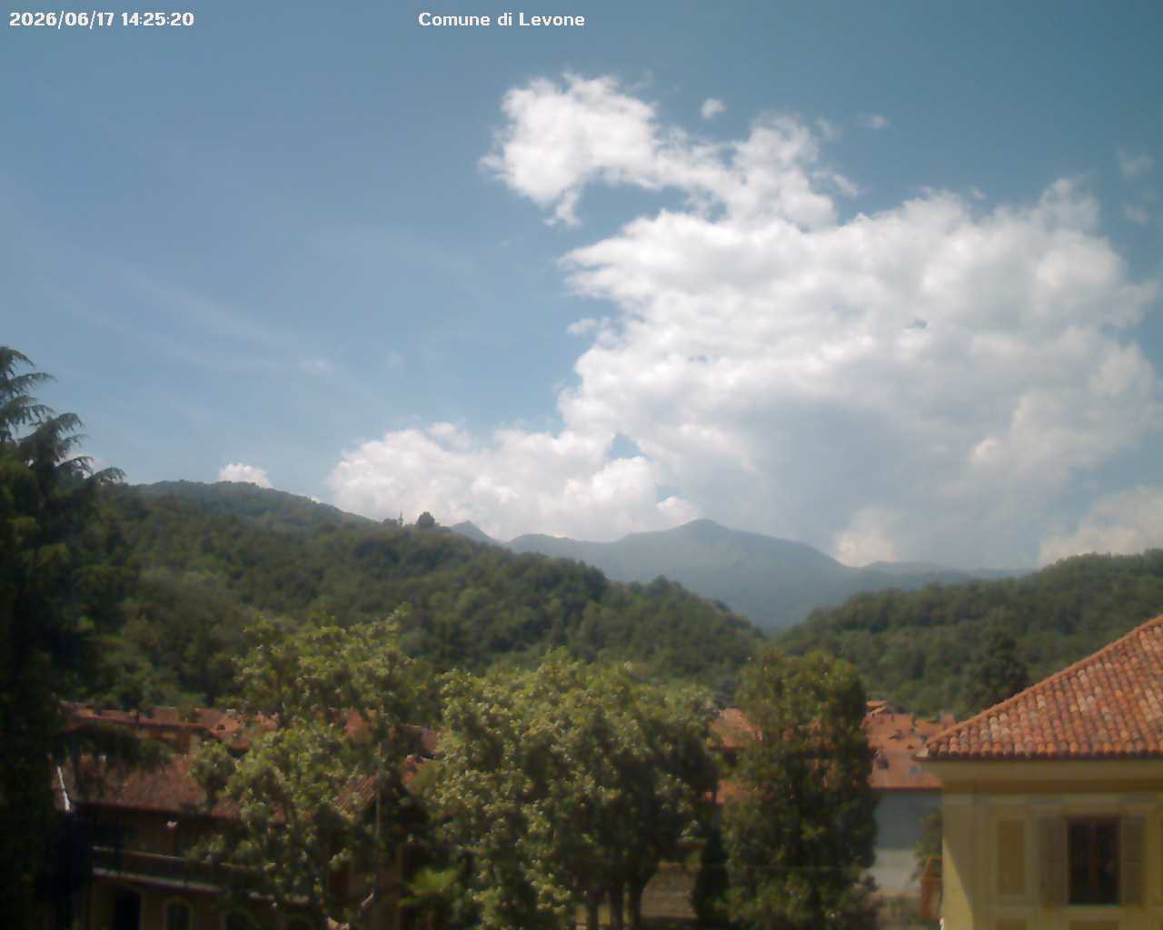 immagine della webcam nei dintorni di San Raffaele Cimena: webcam Levone