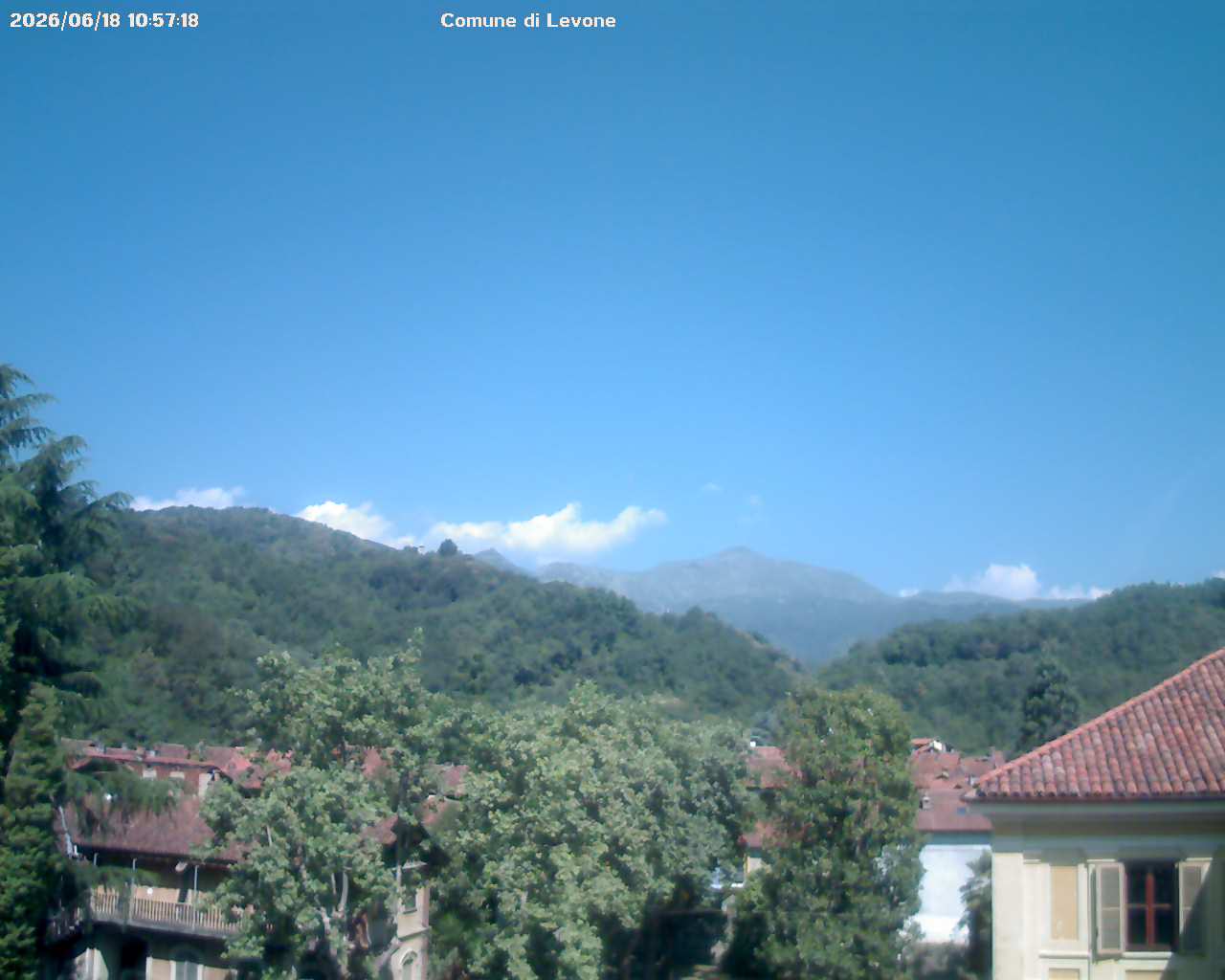 immagine della webcam nei dintorni di Pertusio: webcam Levone