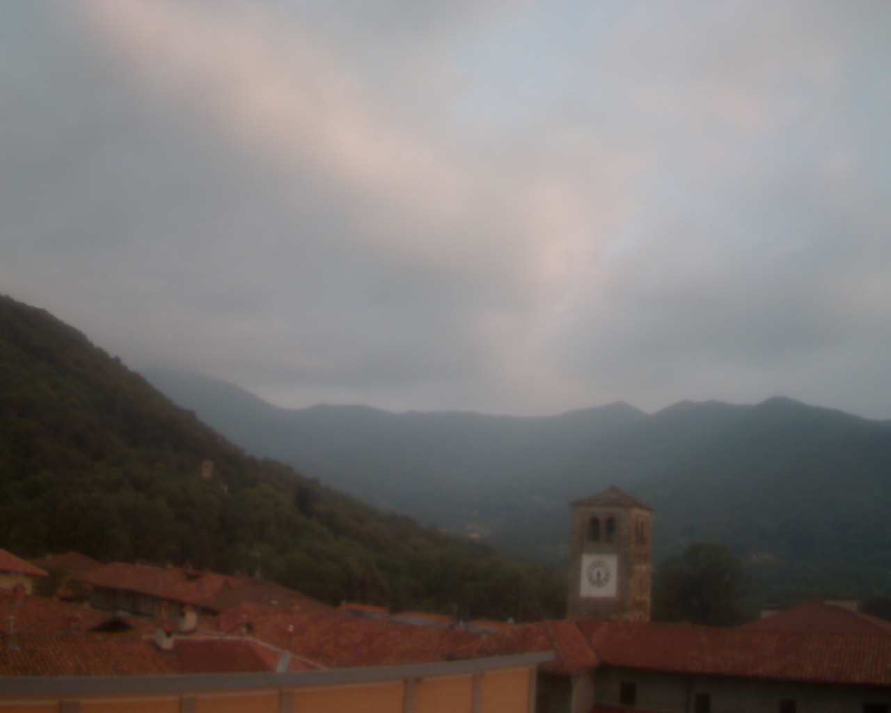 immagine della webcam nei dintorni di Ronco Canavese: webcam Prascorsano