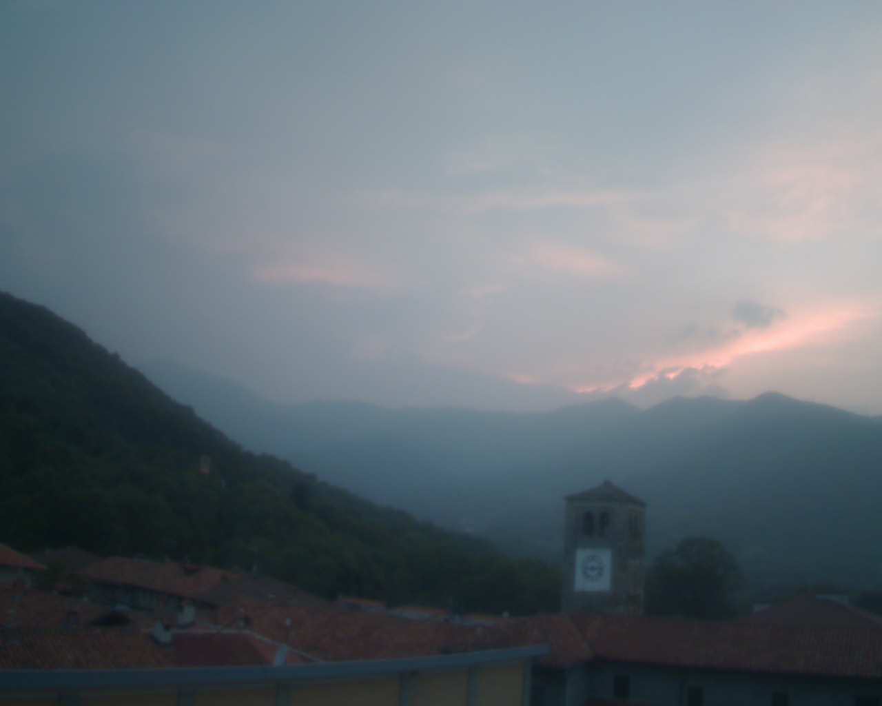 immagine della webcam nei dintorni di Ronco Canavese: webcam Prascorsano