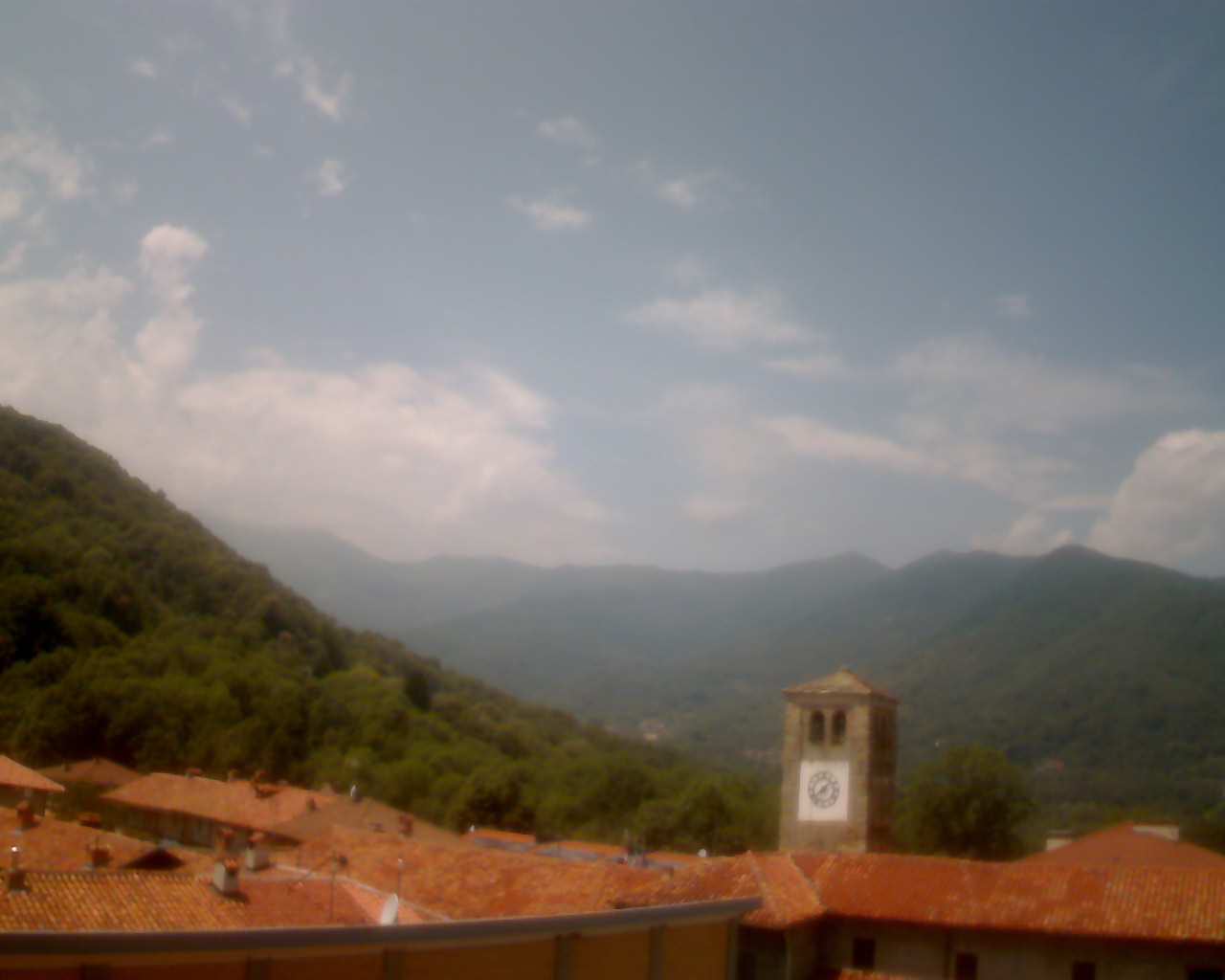 immagine della webcam nei dintorni di Ronco Canavese: webcam Prascorsano