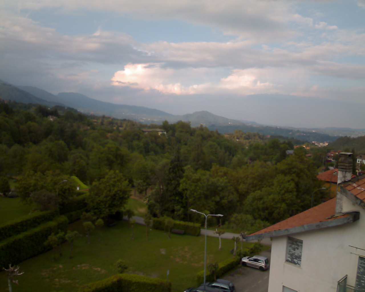 immagine della webcam nei dintorni di Castelnuovo Nigra: webcam San Colombano Belmonte